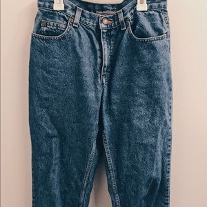 VINTAGE HIGHWAISTED MOM JEANS!!